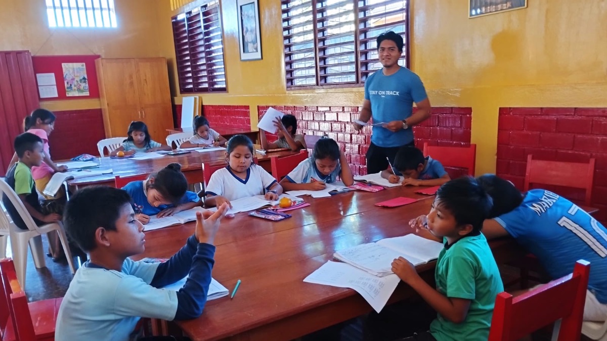 volunteer teacher Peru NGO
